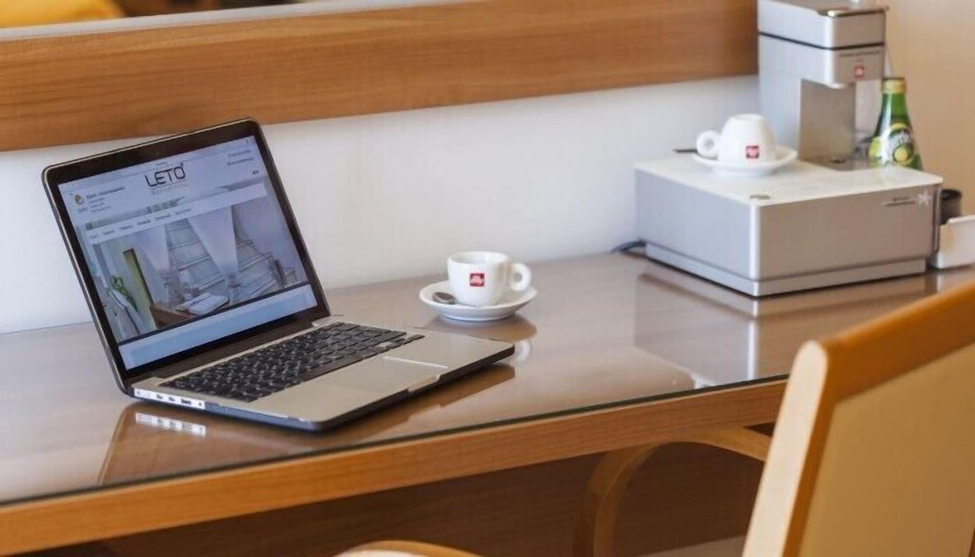 Leto Boutique Hotel อากรินิออน ภายนอก รูปภาพ